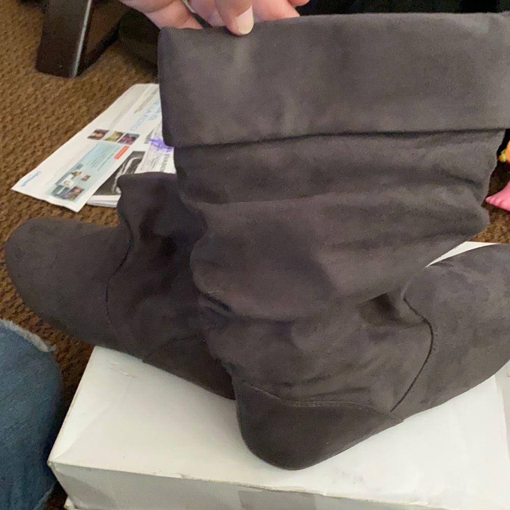 Gray suede soda brand   boots